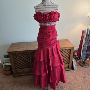 Tony Bowls Paris - Fabulous Red Strapless Vintage Gown with Ruffle Detailsββ